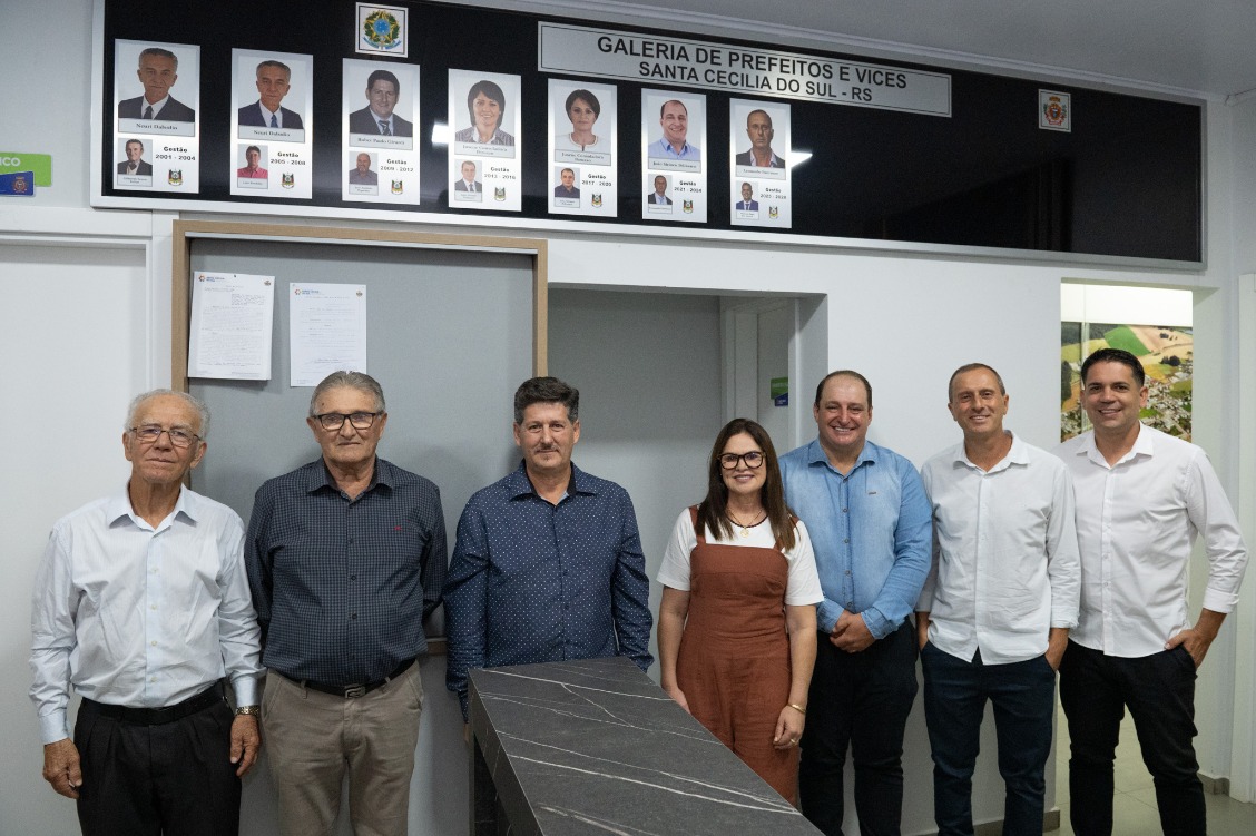Ato simbólico de apresentação da nova Galeria de Fotos dos Prefeitos